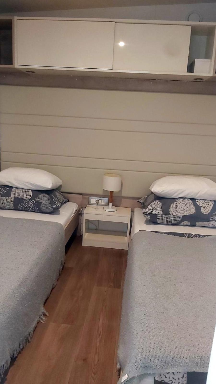 Mobile Home Apartment Camp Кленовица Экстерьер фото