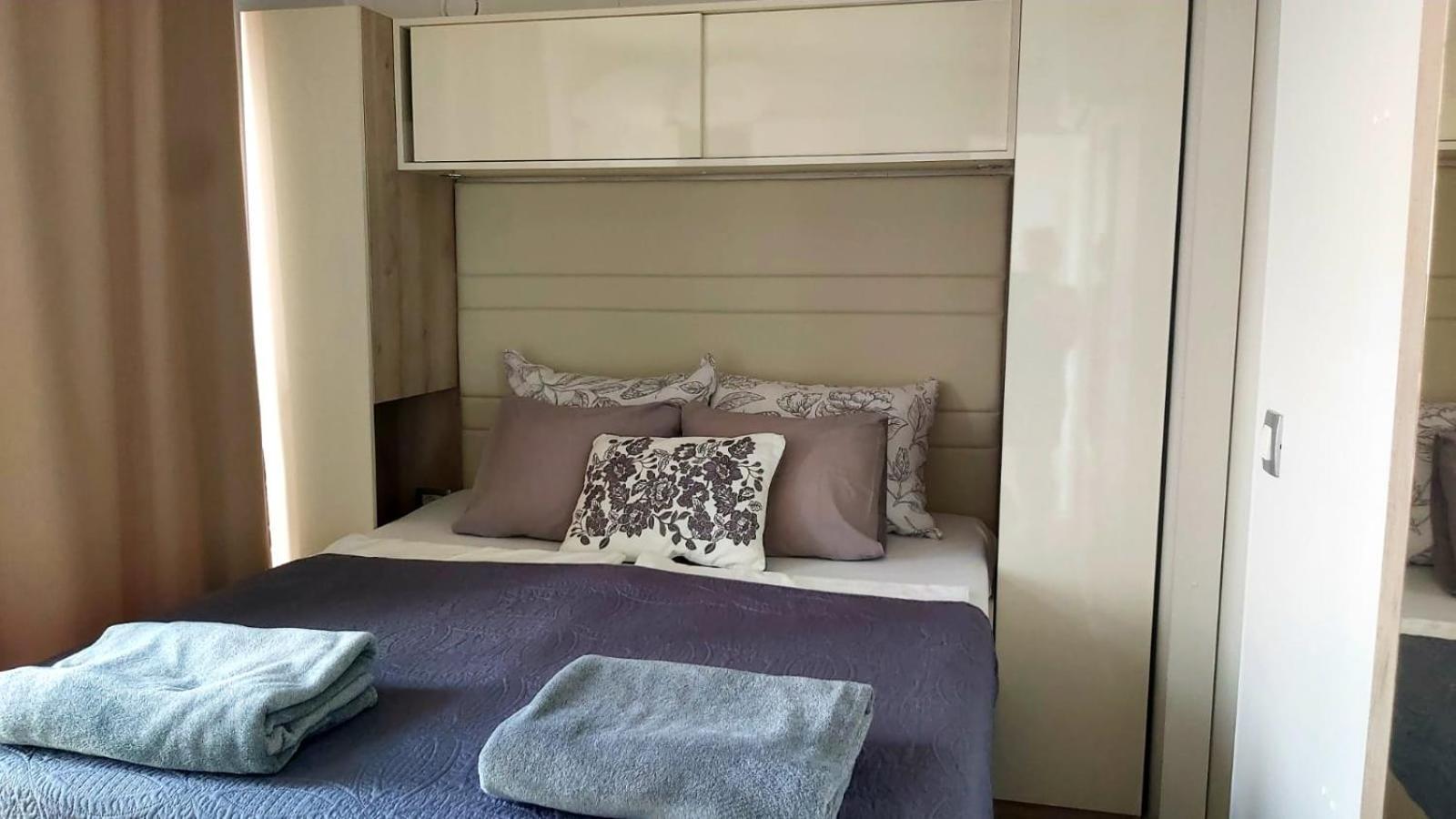 Mobile Home Apartment Camp Кленовица Экстерьер фото